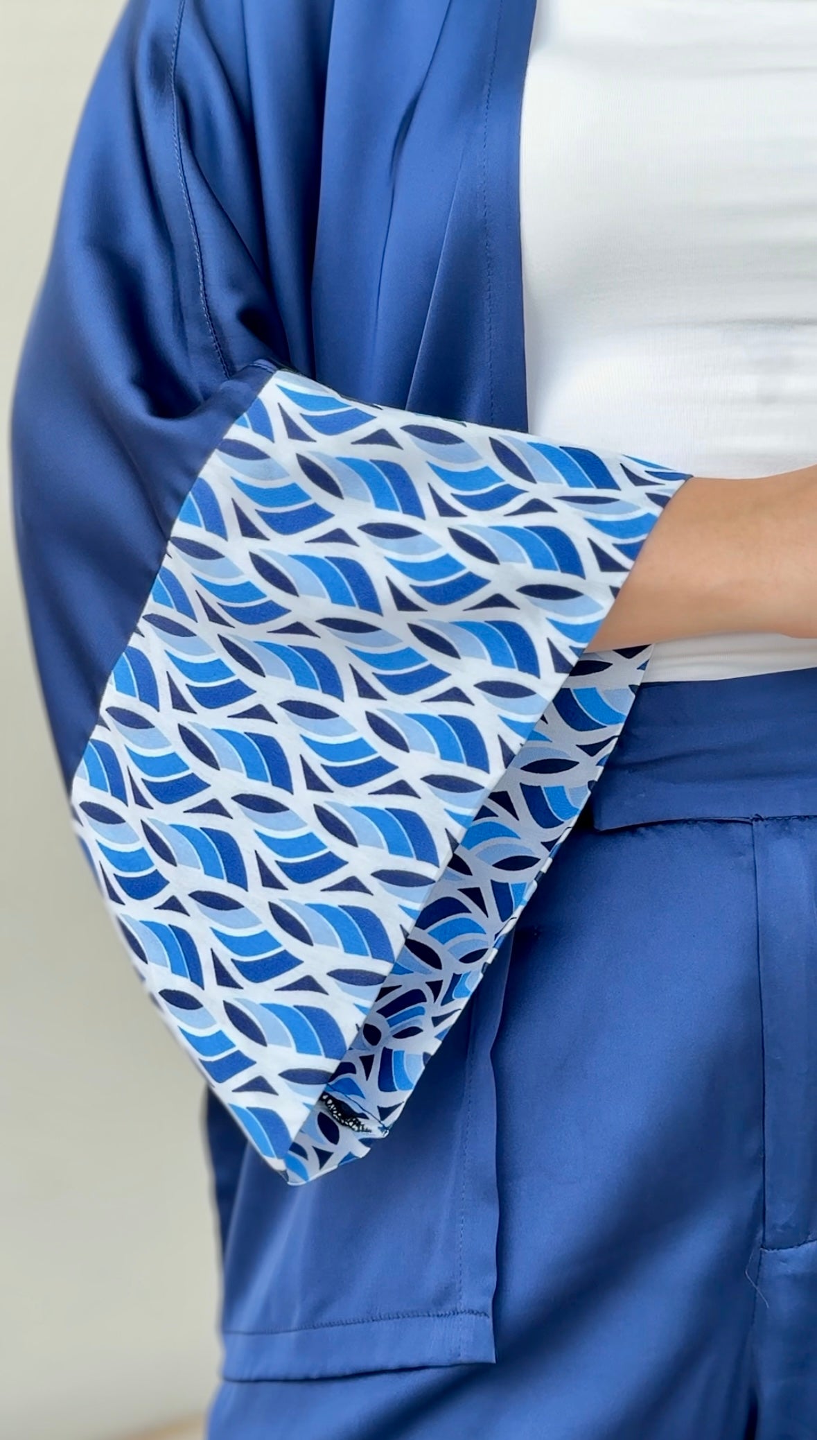 KIMONO NAVY BLUE GREEK SLEEVES